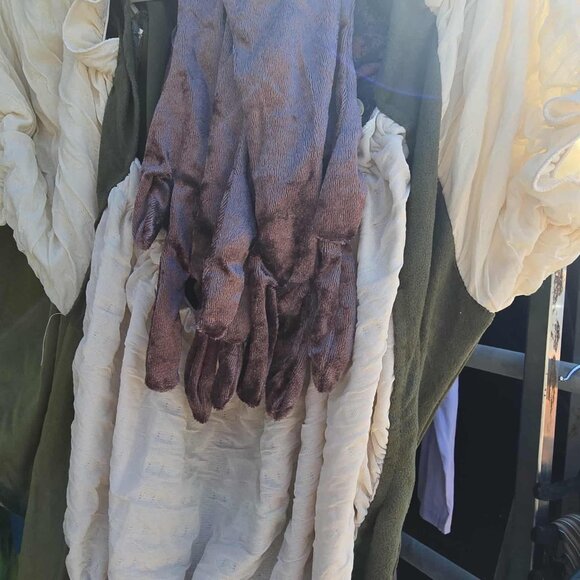 Halloween costumes - Picture 2 of 16